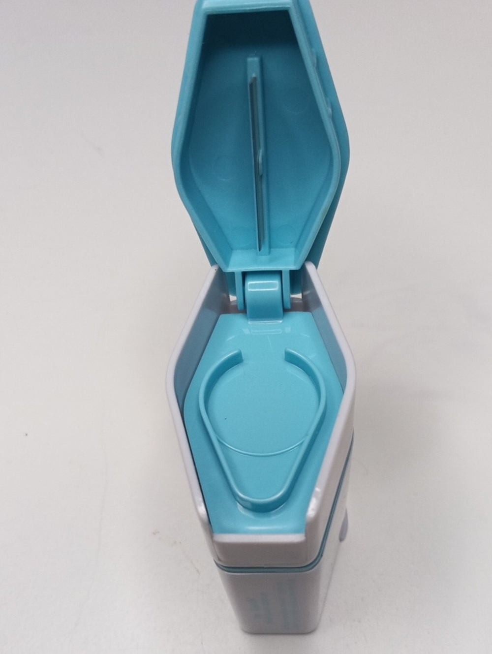 Avon Wellness 3-In-1 Pill Case - Picture 3 of 4